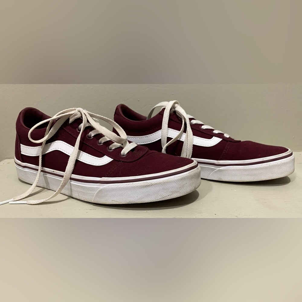 Vans Old Skool Women’s Canvas Shoes Size 8
